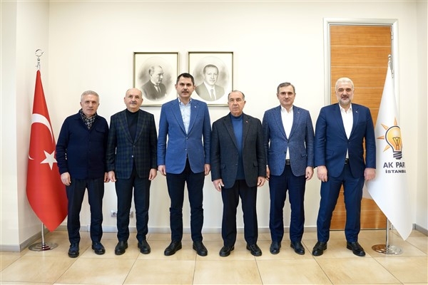 Kurum, AK Parti’nin önceki dönem İstanbul il başkanlarıyla buluştu