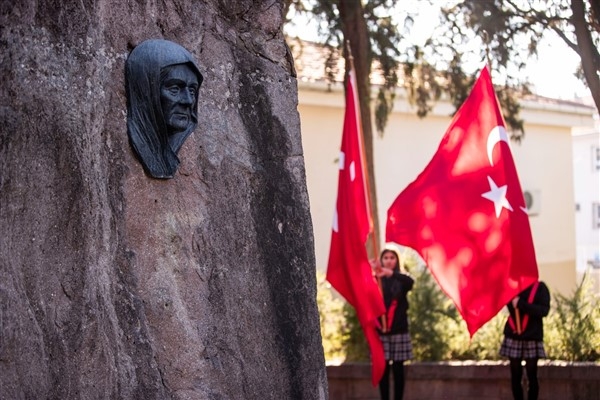 Zübeyde Hanım, vefatının 101. yıl dönümünde İzmir’de anıldı