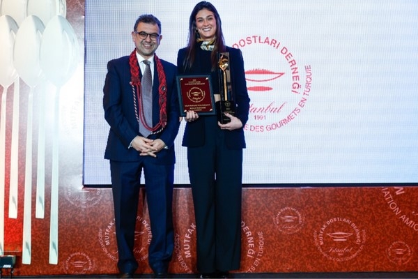 Baylan, Altın Kaşık Gastronomi Ödülleri’nde “Yılın Pastanesi” seçildi