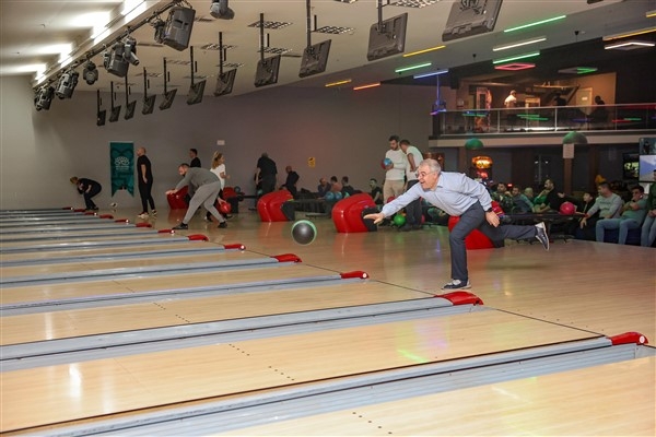 Nilüfer Belediyesi'nin Bowling turnuvasında şampiyon Gençlik ve Spor Hizmetleri