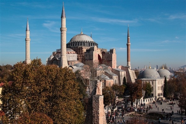 İstanbul Valisi Gül, Ayasofya Camisini ziyaret etti