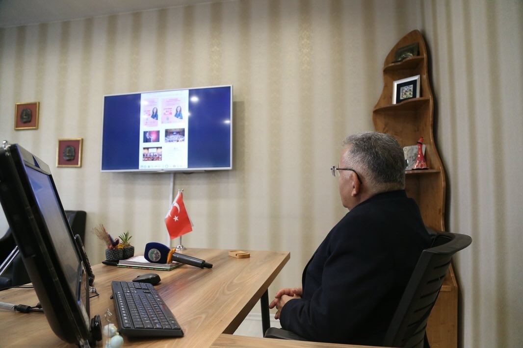 Başkan Büyükkılıç'tan Kayseri Kariyer Merkezi'ne ziyaret