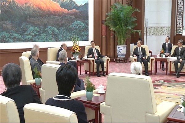 Çin Başkan Yardımcısı Han Zheng, HSBC Grubu Başkanı Tucker ile görüştü