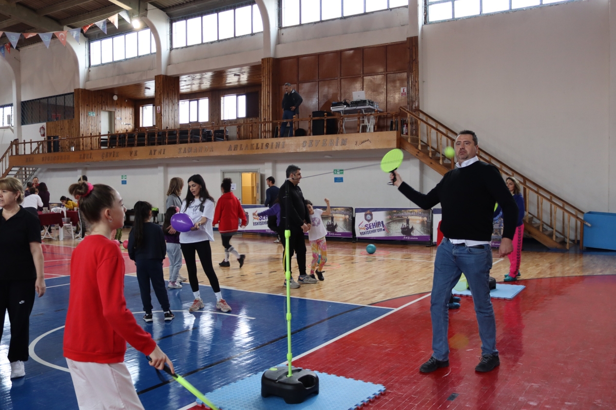 Eskişehir'de “2. Büyükşehir Ebeveyn ve Çocuk Oyunları” etkinliği düzenlendi