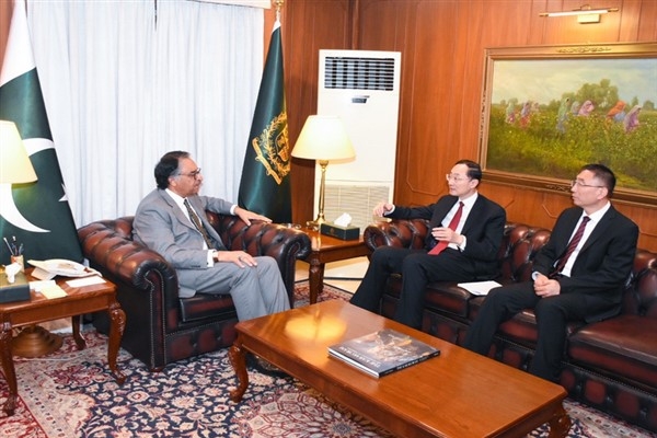Pakistan Dışişleri Bakanı Jilani, Çin Başkan Yardımcısı Weidong ile görüştü