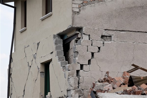 Bakan Uraloğlu, Elazığ depreminde hayatını kaybedenleri andı