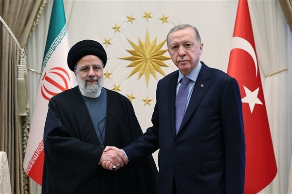 Cumhurbaşkanı Erdoğan, İran Cumhurbaşkanı Reisi ile ikili görüşme yaptı