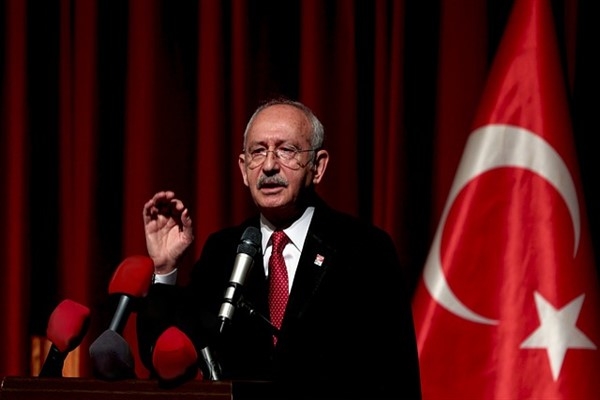 Kılıçdaroğlu, eski Dışişleri Bakanı İsmail Cem'i andı