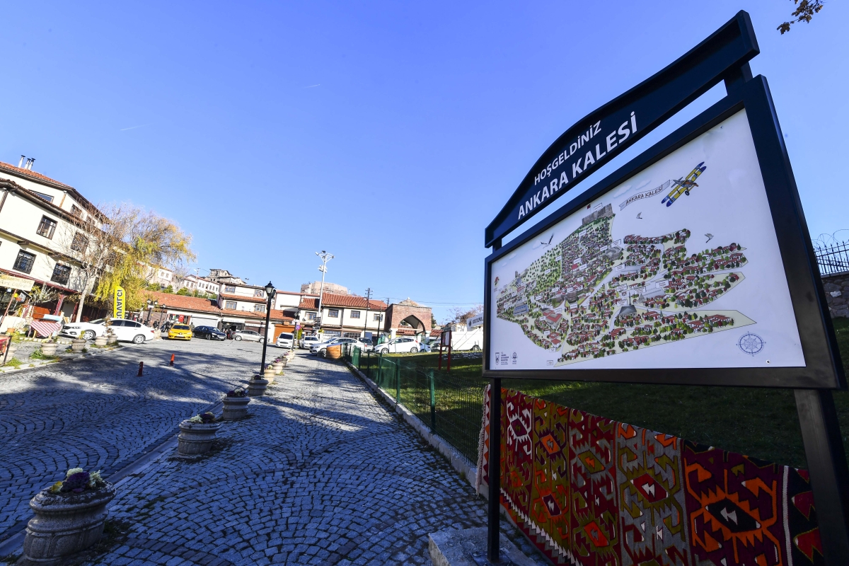 Ankara'da turistler için Ankara Kalesi Broşürü ve İllüstrasyon Haritası hazırlandı