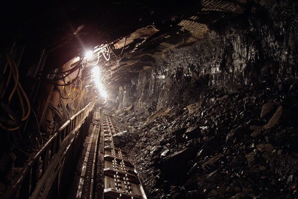 Mali'de kaçak altın madeni çöktü