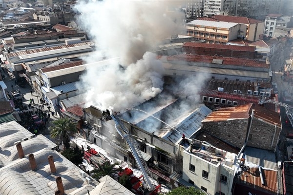 İzmir İtfaiyesinden yangına 6 dakikada müdahale