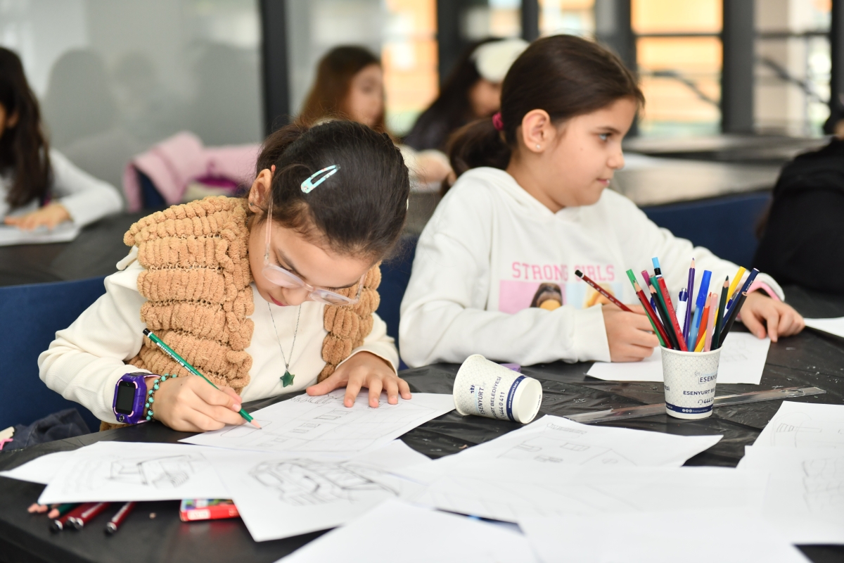 Esenyurt Belediyesi Çocuk Ünivesitesi'nde bilim ve sanat atölyeleri düzenlendi