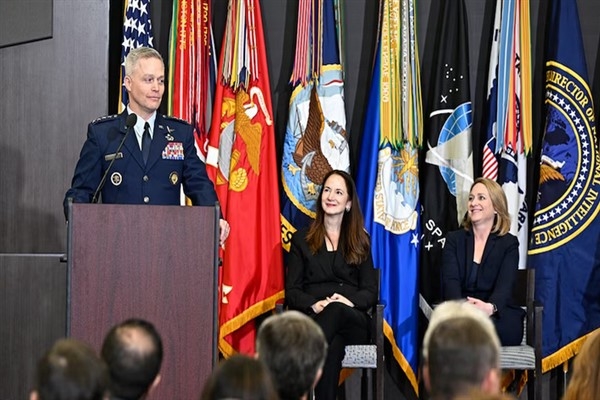 ABD Siber Komutanlık Bayrağı, Hava Kuvvetleri Generaline devredildi