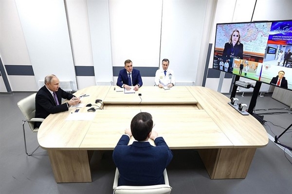 Putin; Tomsk, Ufa ve Yakutsk'taki kanser merkezlerinin açılışına katıldı