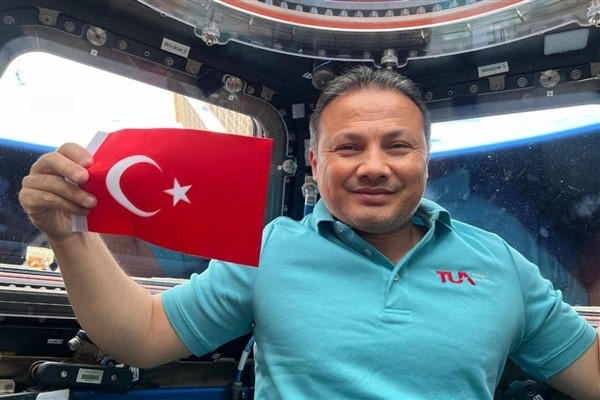 Bakan Kacır: &Prime;Dönüş planı, bir gün daha ertelendi&Prime;