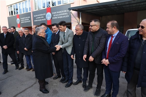 Başkan Büyükkılıç, belediye personelini ziyaret etti