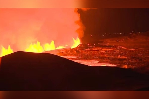 Güneybatı İzlanda'da yeni volkanik patlama