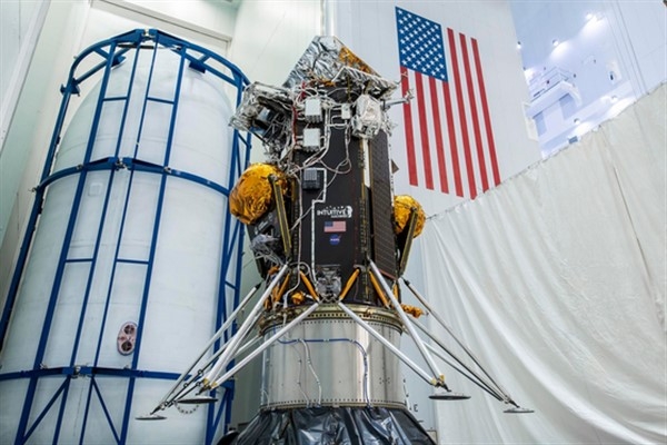 NASA, Ay aracı üzerinde yeni bir uzay aracı yakıt ölçerini test ediyor