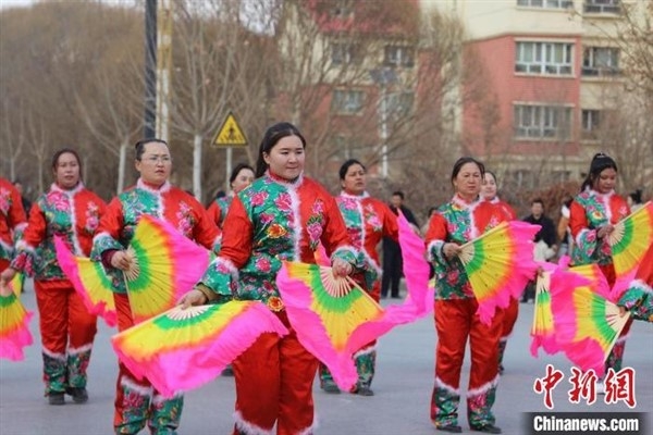 Xinjiang’ın Jinhuyang kasabasından Bahar Bayramı coşkusu