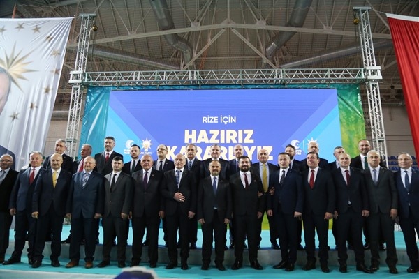 AK Parti Rize Belediye Başkan adayları tanıtıldı