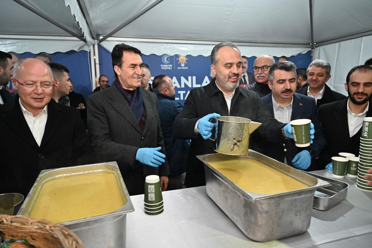Başkan Aktaş'tan Bursalılara çorba ikramı
