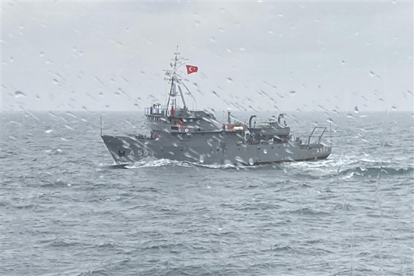 Deniz Kuvvetleri, Marmara Denizi’nde batan kargo gemisi için çalışmalara destek sağlıyor