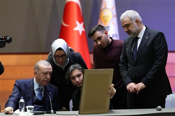 Cumhurbaşkanı Erdoğan'dan Fatma Sevim Baltacı için AK Parti İl Başkanlığına taziye ziyaret