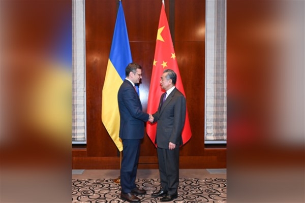 Çin ve Ukrayna dışişleri bakanları bir araya geldi
