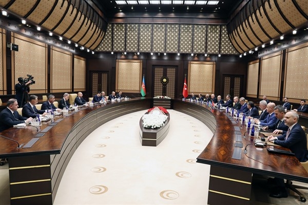 Erdoğan, Aliyev ile  heyetler arası görüşme gerçekleştirdi