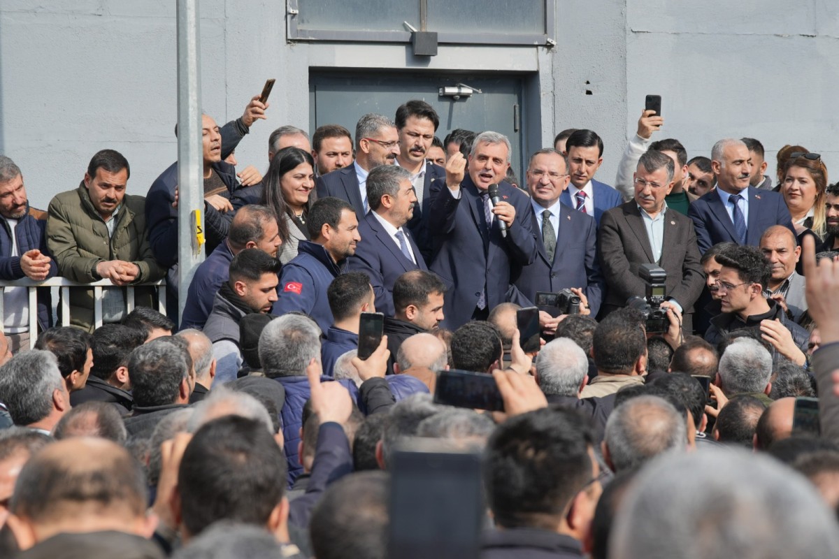 ZAM MÜJDESİNİ HALAY ÇEKEREK KUTLADILAR