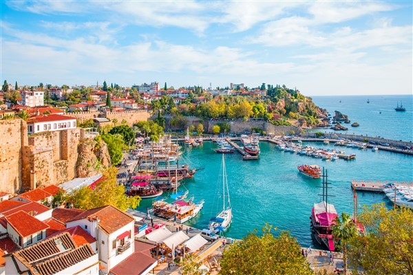 Bakan Ersoy: &Prime;Dünya turizminin başkentinin Antalya olması en büyük arzumuz&Prime;