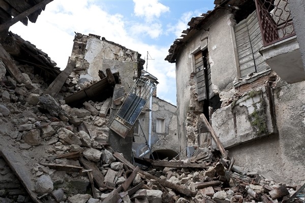 Ukrayna'da savaş sürecinde iki milyon ev hasar gördü