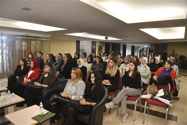 Ankara’da üniversite öğrencileri için kariyer günleri programı düzenledi