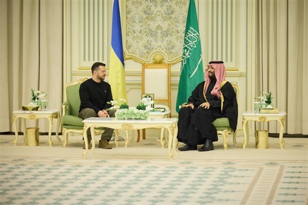 Ukrayna Devlet Başkanı Zelenski, Suudi Arabistan Veliaht Prensi Selman ile görüştü