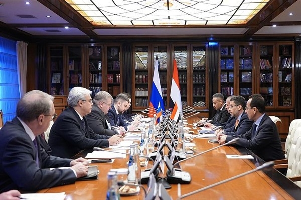 Yemen Başbakanı Mübarek, Rusya Başbakan Yardımcısı Overchuk ile bir araya geldi