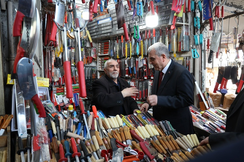 AK ADAY BEYAZGÜL’DEN ESNAF ZİYARETİ