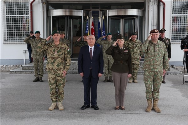 Milli Savunma Bakanı Güler, Bosna Hersek Avrupa Birliği Gücünü ziyaret etti