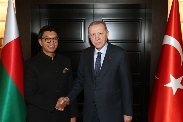 Cumhurbaşkanı Erdoğan, Madagaskar Cumhurbaşkanı Rajoelina’yla görüştü