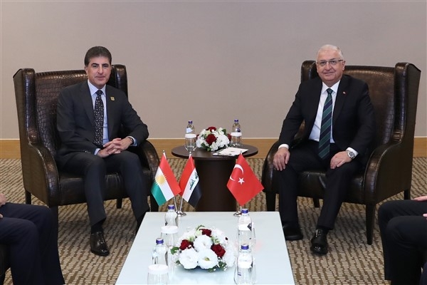 Milli Savunma Bakanı Güler, IKBY Başkanı Barzani ile bir araya geldi