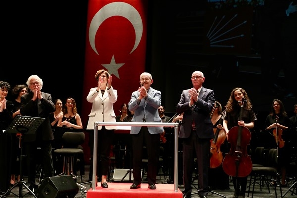 Başkan Büyükerşen: ″Belediye Başkanlığından ayrılıyorum ama sizlerden ayrılmıyorum″