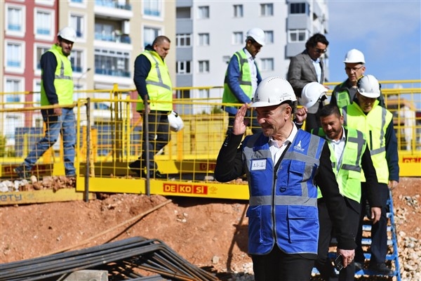 Başkan Soyer, Buca Metrosu çalışmalarını yerinde inceledi