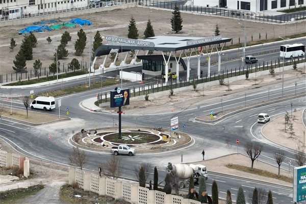 Kayseri Havalimanı yeni terminal binası önüne alternatif yol yapılıyor