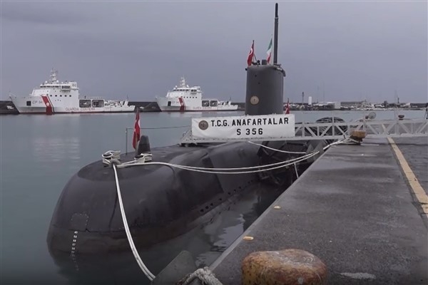 TCG Anafartalar denizaltısı, Dynamic Manta Tatbikatı'nda görevini sürdürüyor