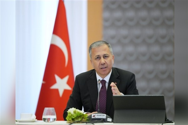 Bakan Yerlikaya'dan BBP Genel Başkanı Destici'ye geçmiş olsun mesajı