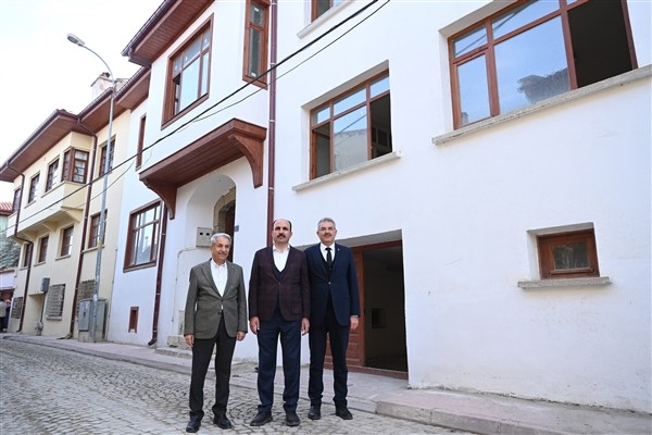 Başkan Altay: “Tarık Buğra’nın hatıralarını Akşehir’deki evinde yaşatacağız”