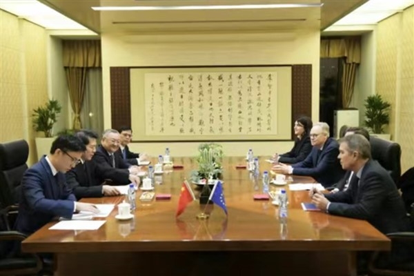 Çin temsilcisi AB yetkilileriyle Ukrayna meselesini ele aldı