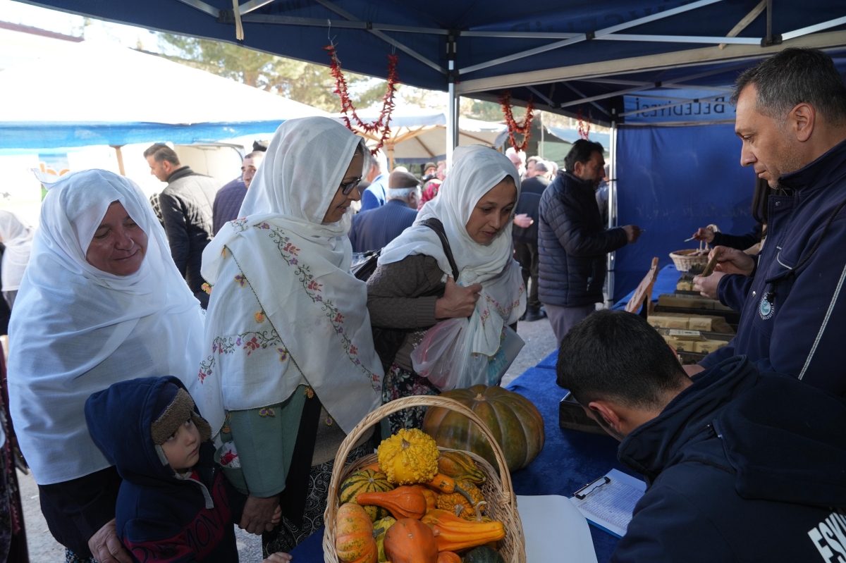 Eskişehir Büyükşehir Belediyesi, yerel tohumları vatandaşlarla buluşturdu