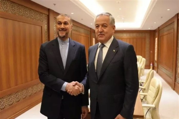 İran Dışişleri Bakanı Abdullahiyan, Tacik mevkidaşı Muhriddin ile bir araya geldi