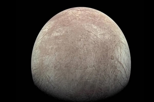 NASA'nın Juno görevi, Europa'da oksijen üretimini ölçüyor