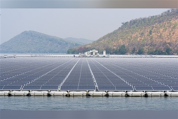 Çin ve Tayland, yüzer güneş santrali kurdu